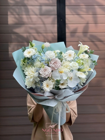 Bó Hoa Tú Cầu Xanh Dương Mix Lan Hồ Điệp & Hoa Lá Phụ