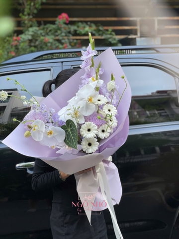 Bó Hoa Lay Ơn Tím Nhạt Mix Lan Hồ Điệp