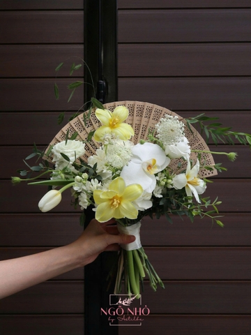 Bó Hoa Cưới Quạt Tulip Mix Sao Trắng, Lan Hồ Điệp