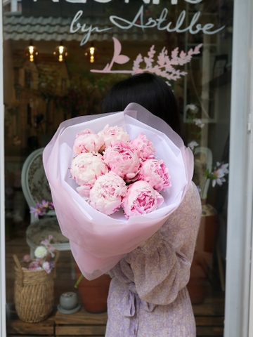 Bó Hoa Mẫu Đơn (Peony) Dáng Tròn - Nhẹ Nhàng, Nhỏ Gọn & Tinh Tế