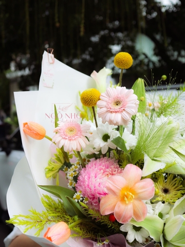 Bó Hoa Tone Xanh Mát 489 | Tulip Hà Lan, Calla Lily, Ly Kép, Cúc Mẫu Đơn