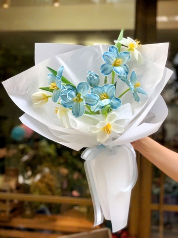 Bó tulip xanh Blue nhuộm mix trắng