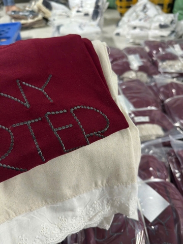 SET483-Set áo thun suông đỏ phối quần ống rộng ren