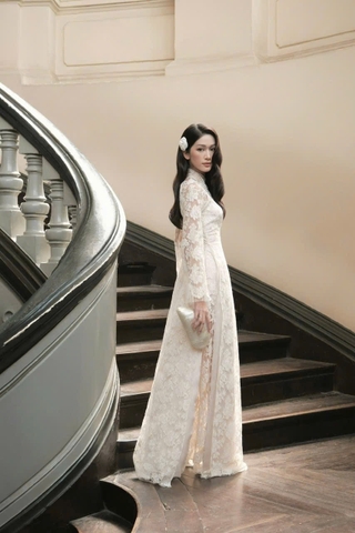 Set796-Set áo dài ren trắng 4 tà 2 lớp kèm quần lụa