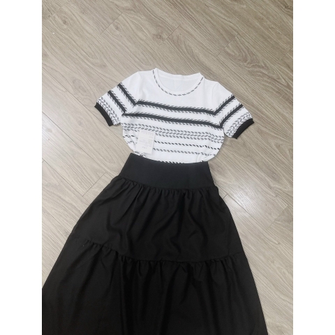 SET áo len mongtoghi kẻ ngang kèm chân váy đen (có tách lẻ)