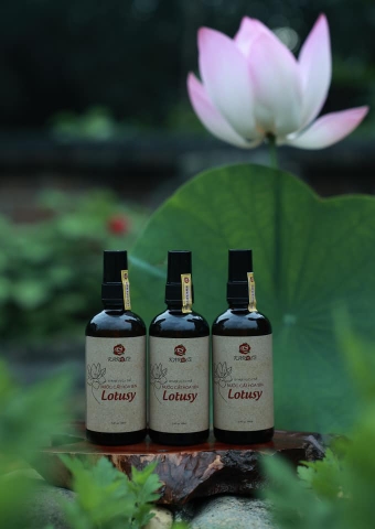 Nước cất hoa sen Karose Lotusy - Lotus Hydrosol Karose