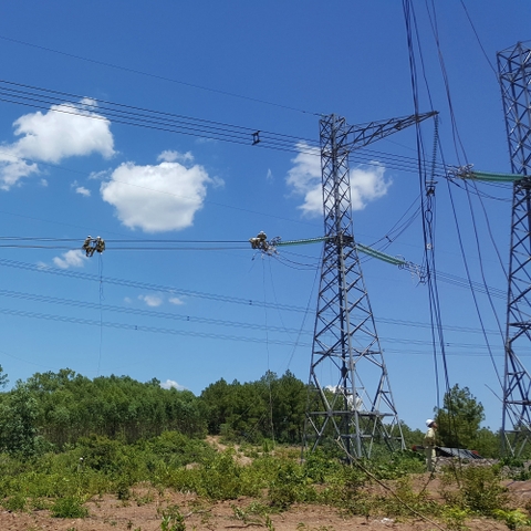 Hệ thống truyền tải điện là gì?