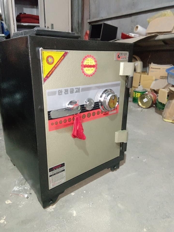 Két sắt Việt Tiệp