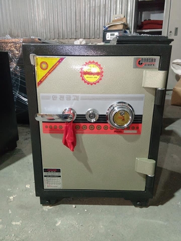 Két sắt Việt Tiệp