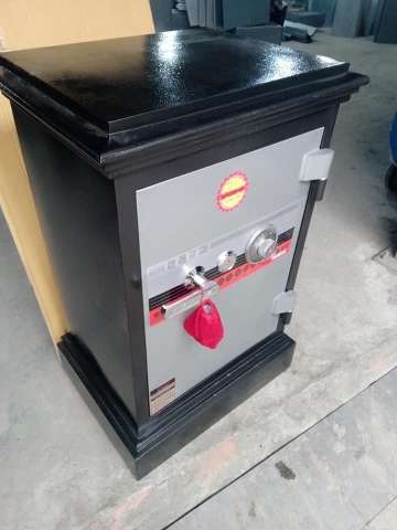 Két sắt Việt Tiệp