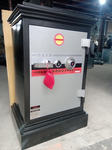 Két sắt Việt Tiệp