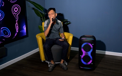 Trên tay loa di động dành cho trình diễn, hát hò, nghe nhạc: JBL PartyBox Stage 320