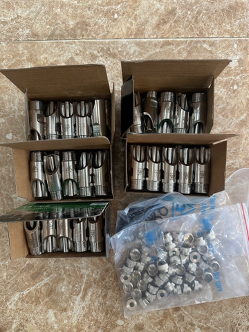 50 cái núm uống nước tự động cho heo – bài học từ một trại heo nuôi heo: đừng ham rẻ!”