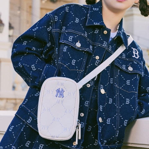 Túi MLB Korea Diamond Monogram Phone Pouch New York Yankees Ivory