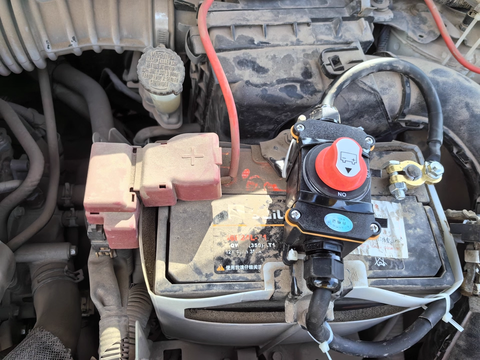 Công Tắc Ngắt Mạch Ắc Quy, điện áp: 12/24VDC, dòng điện: 200Amp, Có Hộp Chống Nước