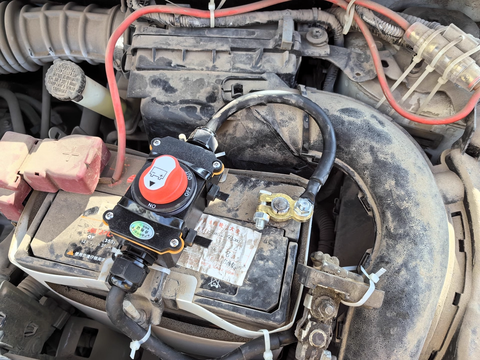 Công Tắc Ngắt Mạch Ắc Quy, điện áp: 12/24VDC, dòng điện: 200Amp, Có Hộp Chống Nước