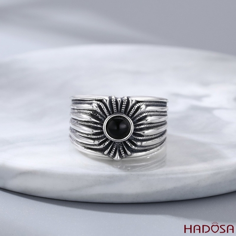 Nhẫn mặt trời đá đen