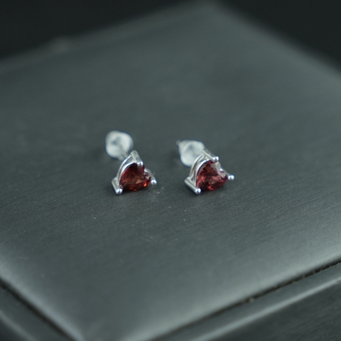 Bông tai garnet 5mm bạc 925