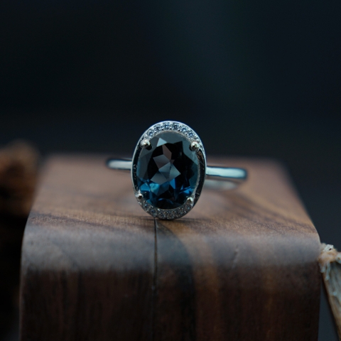 Nhẫn Topaz London 8*10mm bạc 925