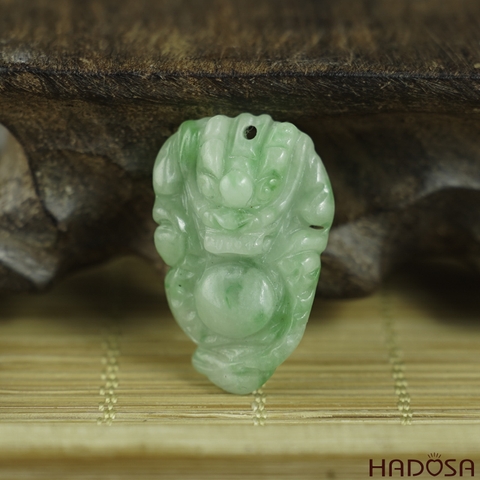 Mặt Cẩm Thạch Rồng ngậm long châu 18x28mm