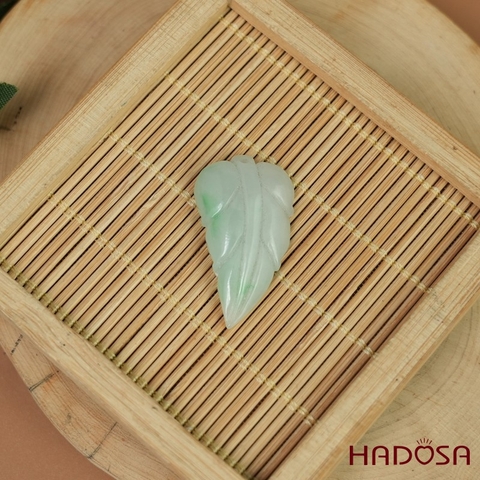 Mặt dây chuyền Cẩm Thạch chiếc lá 17*30*6