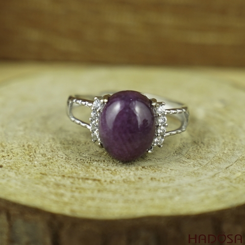 Nhẫn Ruby Nam Phi 9x11mm 5A bạc 925