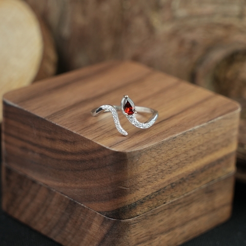 Nhẫn đá garnet 3*5mm bạc 925
