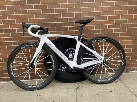 Xe đạp Pinarello douma
