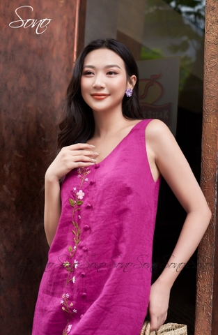 SONO - Đầm linen cổ tim thêu dọc