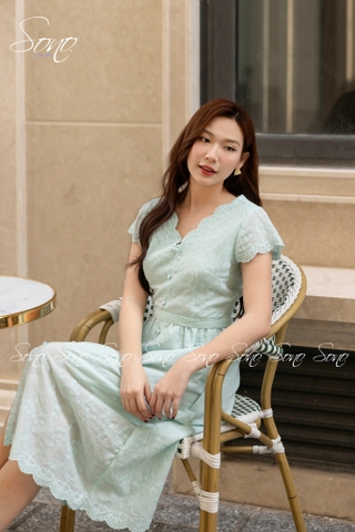 SONO - Đầm xô cổ tim