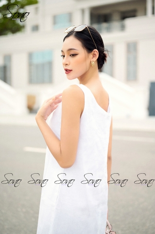 SONO - Đầm linen cổ tim thêu dọc