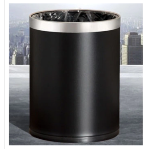 Thùng rác trong phòng khách sạn