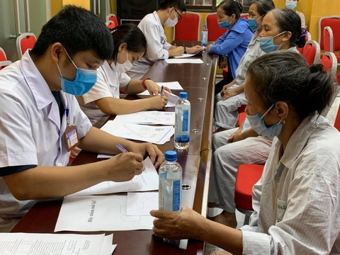 Bệnh Parkinson ở người trẻ có đặc điểm gì?