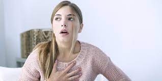 BẠN CẦN BIẾT: KHÓ THỞ, TIM ĐẬP MẠNH LÀ DẤU HIỆU BỆNH GÌ