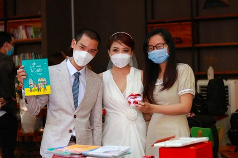Đám cưới có một không hai ở TPHCM: Không nhận tiền mừng, chỉ nhận sách