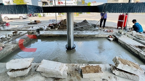 Ty ben cầu nâng 1 trụ bị xước, cầu kêu réo - Nguyên nhân do đâu?