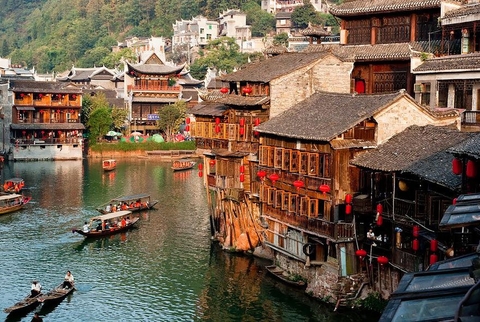 TOUR DU LỊCH TRƯƠNG GIA GIỚI - PHƯỢNG HOÀNG CỔ TRẤN