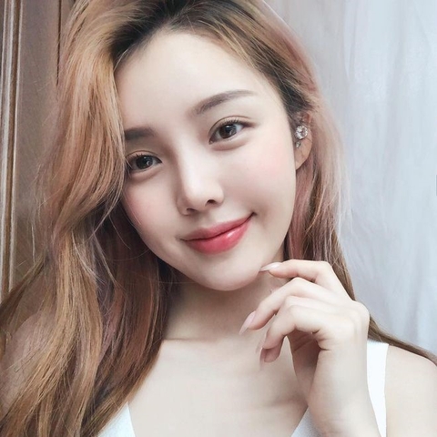 TÔ SON GÌ ĐỂ TẠO ẤN TƯỢNG NGÀY ĐẦU GẶP MẶT?