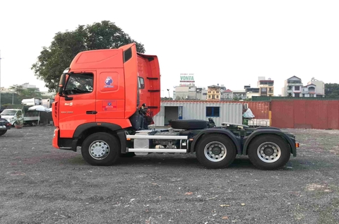 xe đầu kéo howo 380