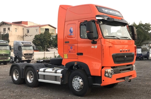 xe đầu kéo howo 380