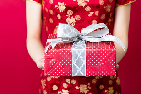 Gợi ý tặng QUÀ TẾT cho SẾP NỮ vừa sang trọng, vừa tinh tế