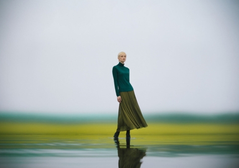 25+ 무릎 아래 롱스커트 스타일링 방법: 귀엽고 돋보이는 룩