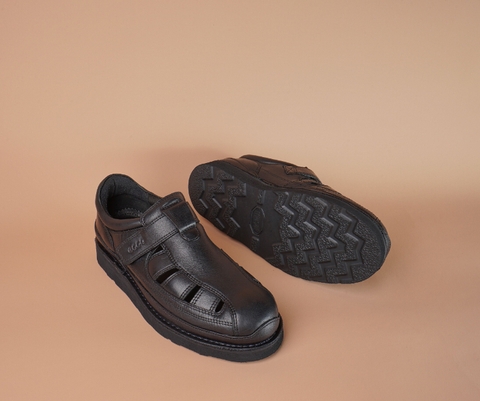 ECCO FISHMAN SANDAL IN BLACK - RESOLE