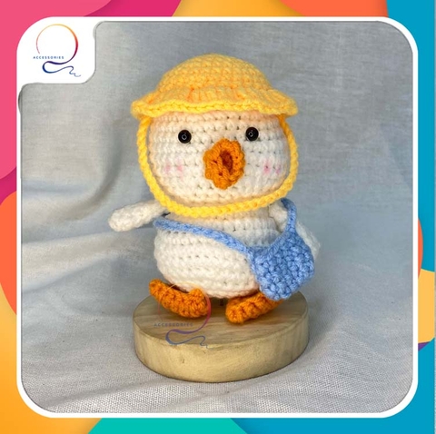 BIG ANIMALS DUCK IN HAT AND BAG