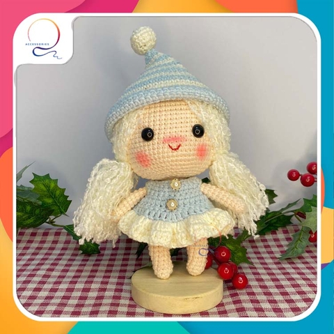 CHRISTMAS BLUE HAT GIRL