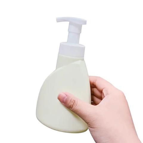 Chai xịt bọt nhựa PET 300ml hình tam giác dành cho nước hoa và sữa tắm.