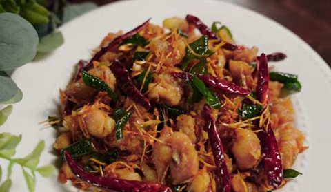 Đổi vị bữa cơm gia đình với món gà chiên sả Thái ăn ngon mê ly