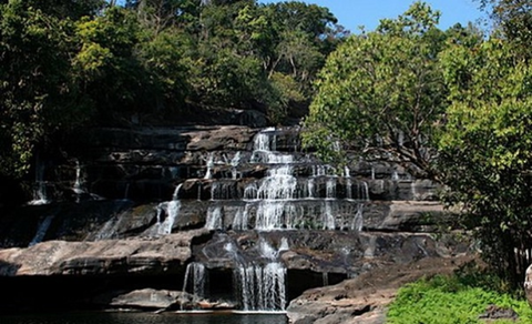 Phou khao khuay with picnic lunch