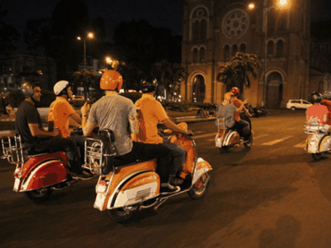 Foods tour in Hochiminh