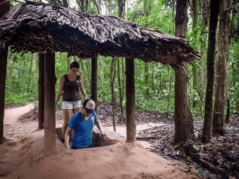 Visit cu chi tunnel